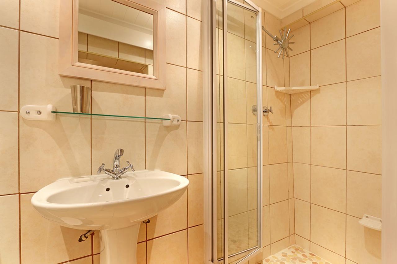 Upper Woodstock Apartment *